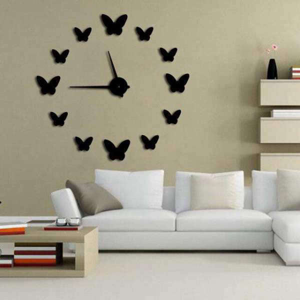 Moderne 3D Wanduhr mit Schmetterlingen