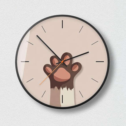 Stille Wanduhr mit Katzenpfote Motiv