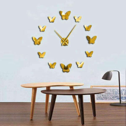 Moderne 3D Wanduhr mit Schmetterlingen