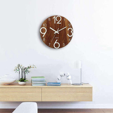 Holz Wanduhr mit nachtleuchtenden Ziffern