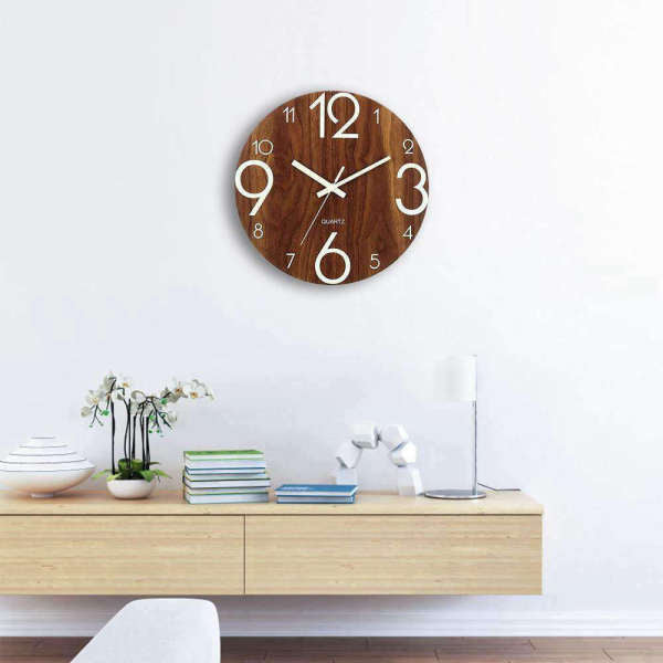 Holz Wanduhr mit nachtleuchtenden Ziffern