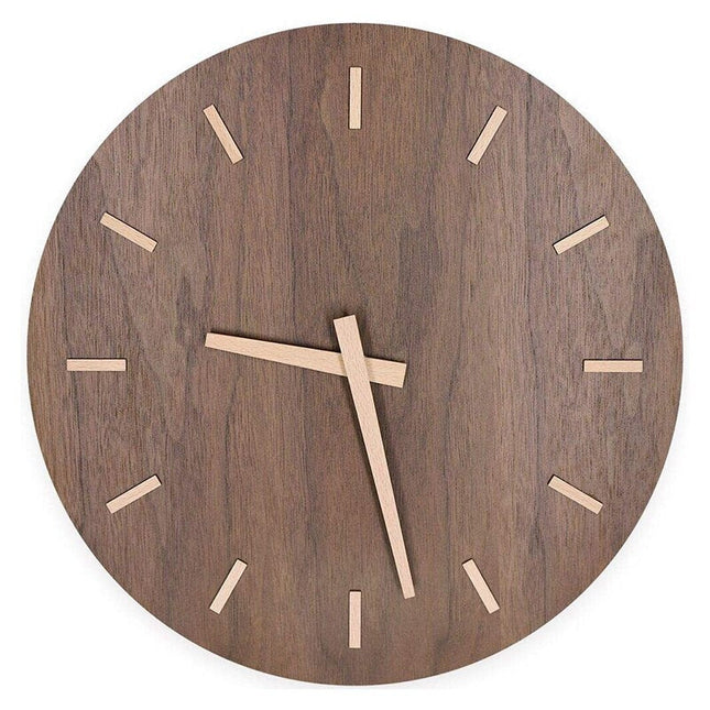 Leise Wanduhr aus Holz modern