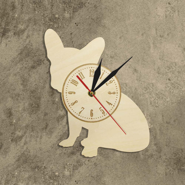 Wanduhr aus Holz in Hundeform