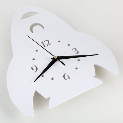 Weiße Kinder Wanduhr in Raketen-Form