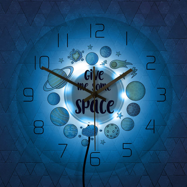 Kinderzimmer-Wanduhr mit Planeten und Sternen