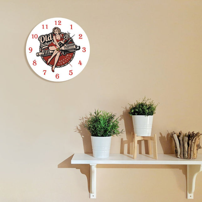 Old School Wanduhr mit Pin-Up-Motiv