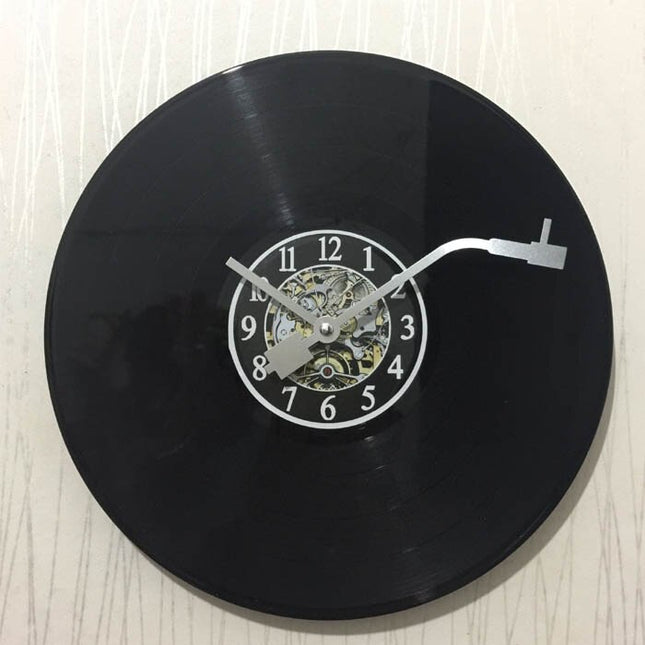 Schallplattenuhr im Retro Plattenspieler Design