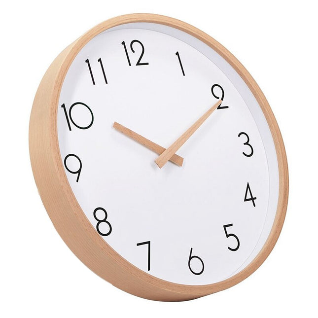 Skandinavische Wanduhr mit Holzrahmen rund