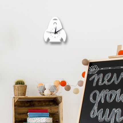 Weiße Kinder Wanduhr in Raketen-Form