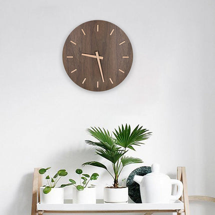 Minimalistische Holzwanduhr ohne Zahlen dunkel