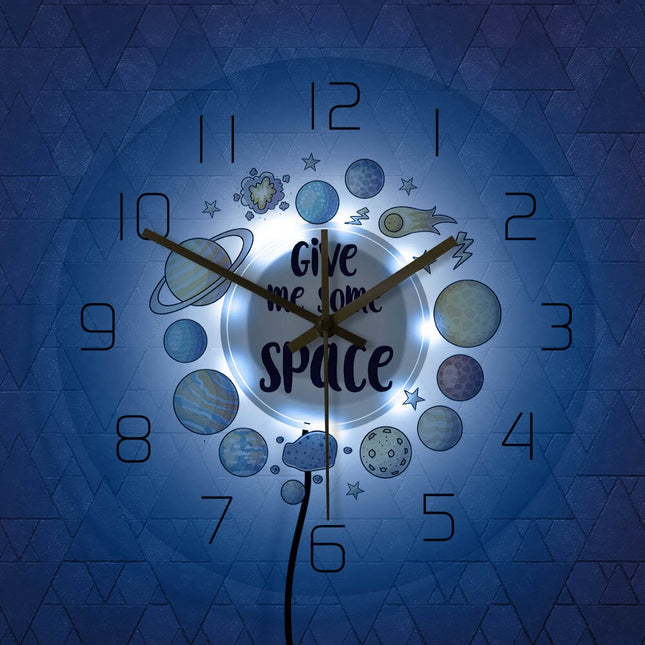 Kinderzimmer-Wanduhr mit Planeten und Sternen