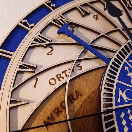 Astronomische Wanduhr aus Holz Blau