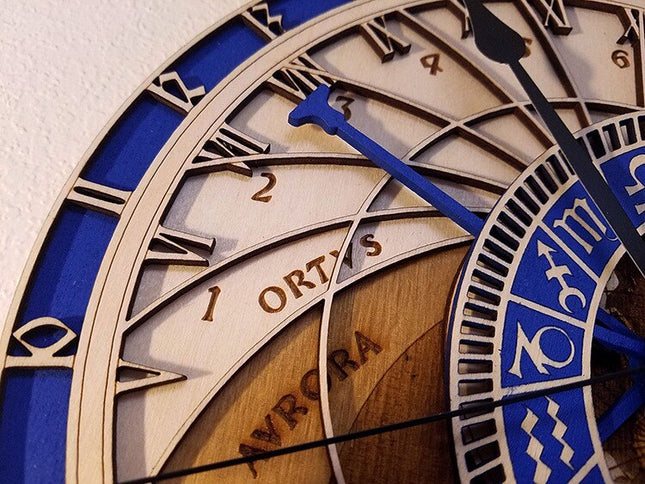 Astronomische Wanduhr aus Holz Blau