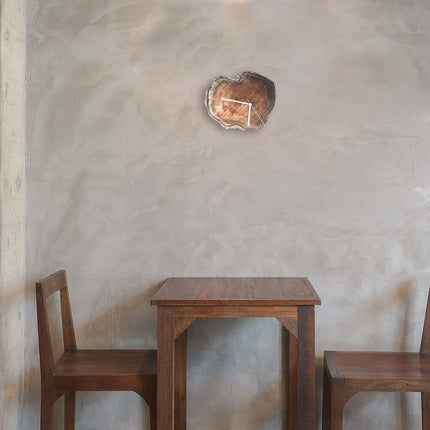 Rustikale Wanduhr aus echter Baumscheibe