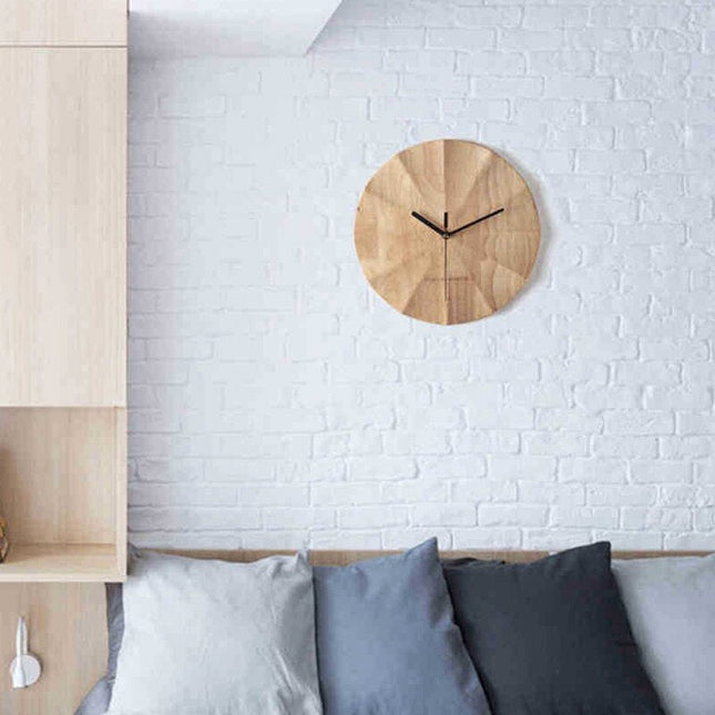 Geometrische Design Wanduhr aus Holz