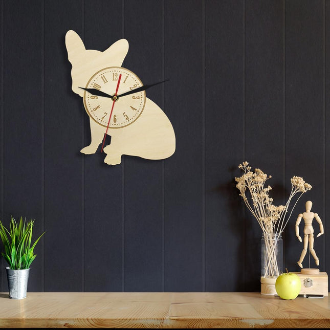 Wanduhr aus Holz in Hundeform