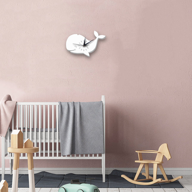 Skandinavische Wanduhr Wal für Kinderzimmer