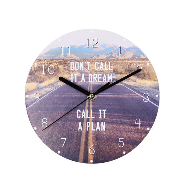 Wanduhr mit motivierendem Spruch 'Say Yes'