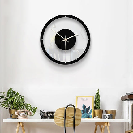 Moderne minimalistische Wanduhr aus Acrylglas