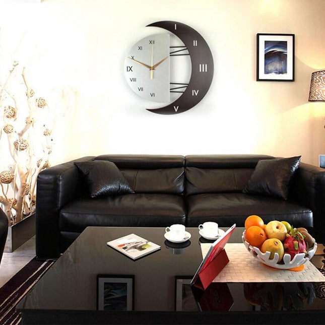 Wanduhr Halbmond Design mit Stern