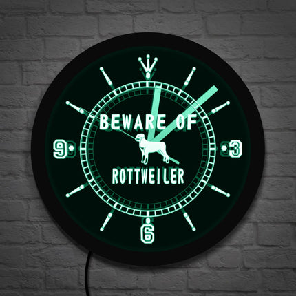 Rottweiler Hund Wanduhr mit LED-Beleuchtung
