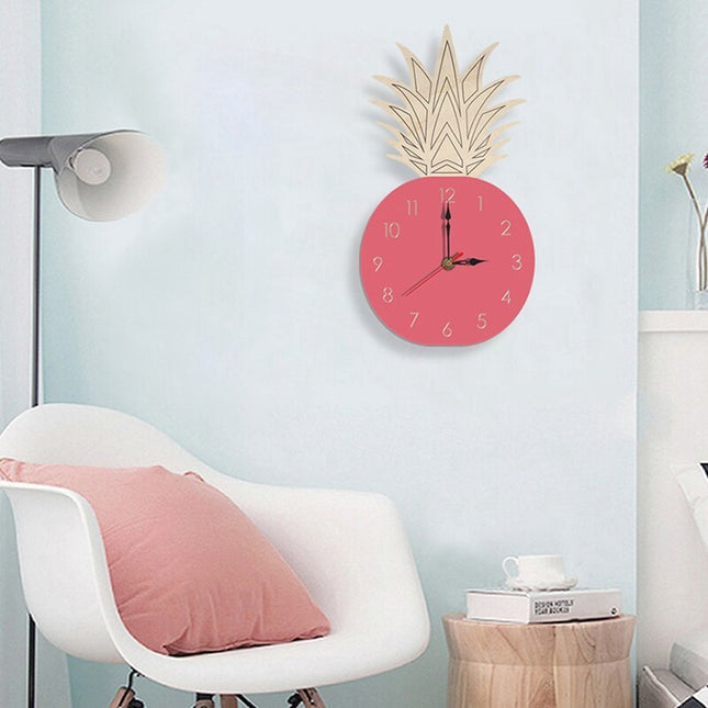 Wanduhr in Ananas Form Holz