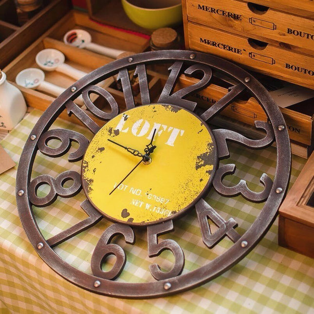 Runde Wanduhr im Loft Industrie-Stil