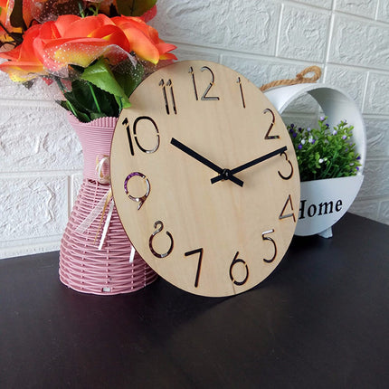 Minimalistische Vintage Wanduhr aus Holz