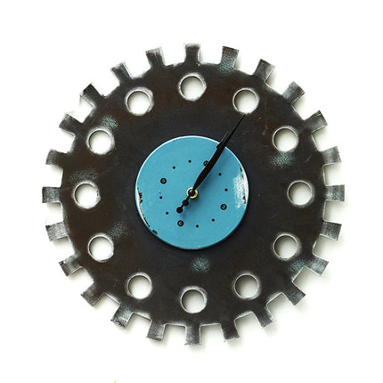 Bunte Wanduhr Zahnrad im Industrie-Look