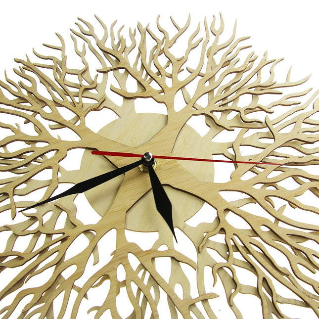 Wanduhr Lebensbaum aus Holz filigran