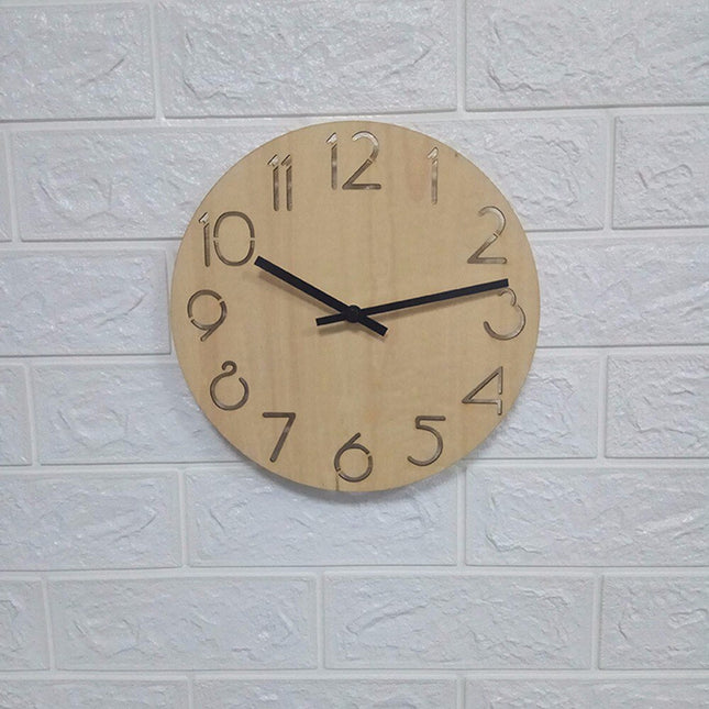 Minimalistische Vintage Wanduhr aus Holz