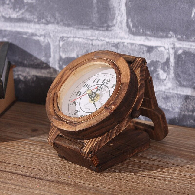 Design Wanduhr als Riesen-Armbanduhr Holz