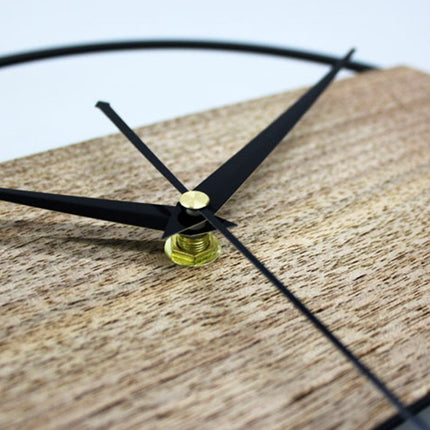Skandinavische Wanduhr Holz und Metall