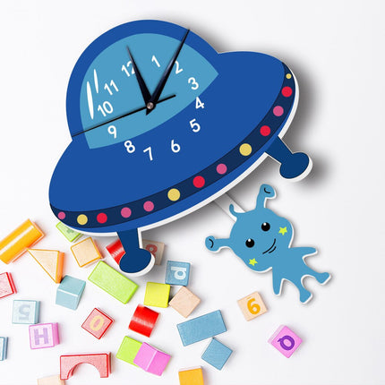 Wanduhr für Babyzimmer Ufo mit Alien
