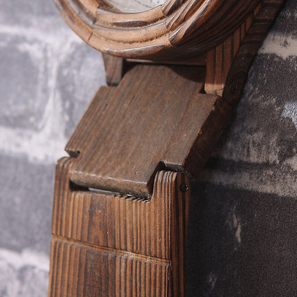 Design Wanduhr als Riesen-Armbanduhr Holz