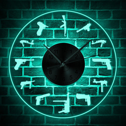 LED Wanduhr mit Waffen und Pistolen