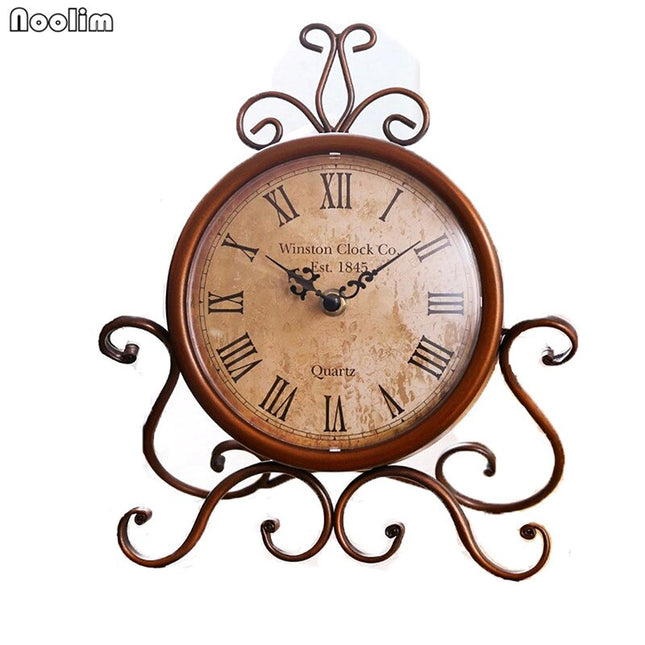 Klassische Vintage Tischuhr mit Metallgestell