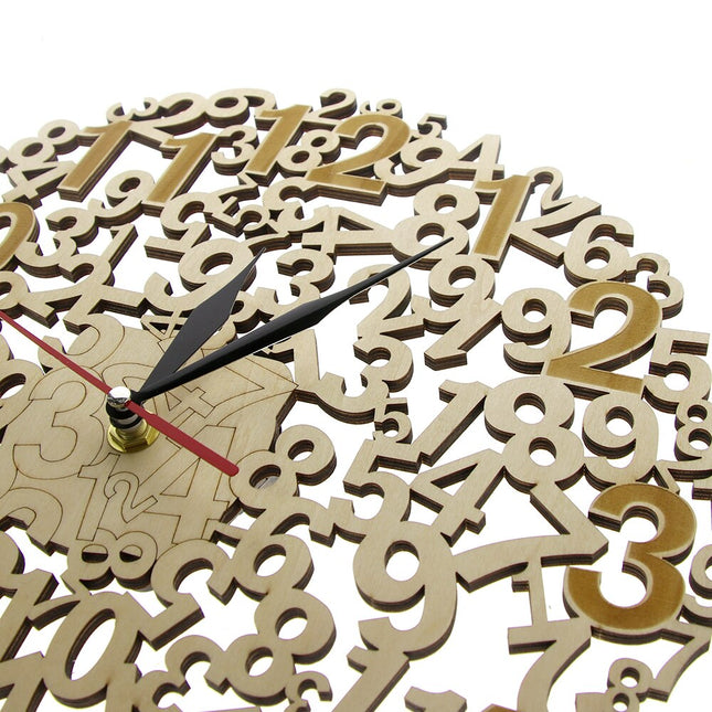 Kreative Wanduhr Holz mit Zahlen