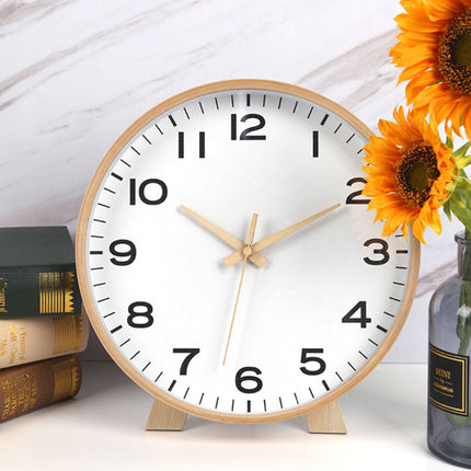 Minimalistische Tischuhr aus hellem Holz