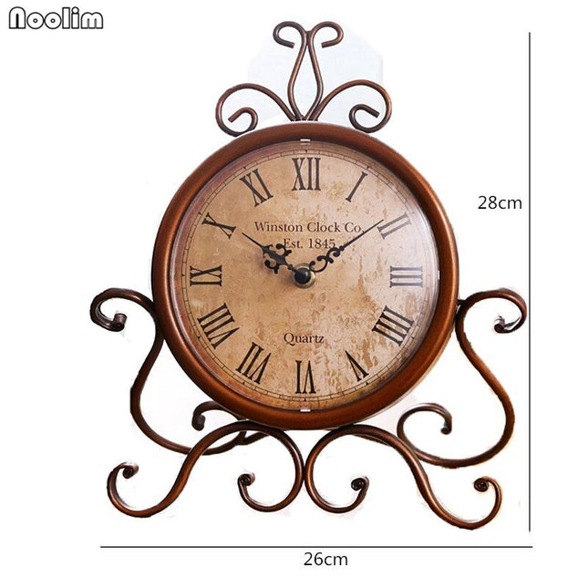 Klassische Vintage Tischuhr mit Metallgestell