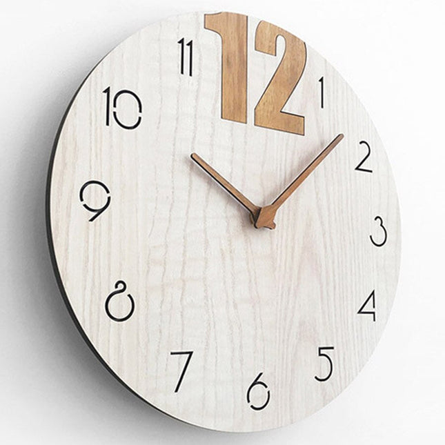 Wanduhr Holz im skandinavischen Design rund