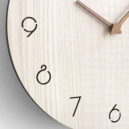 Wanduhr Holz im skandinavischen Design rund