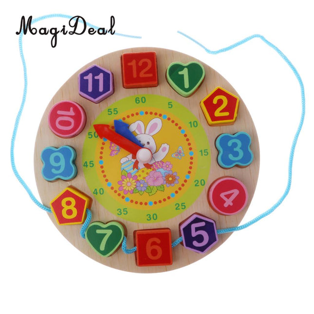 Hölzerne Lernuhr als Steckpuzzle für Kinder