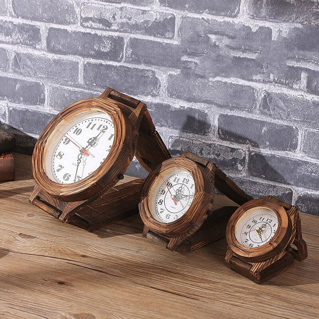 Design Wanduhr als Riesen-Armbanduhr Holz