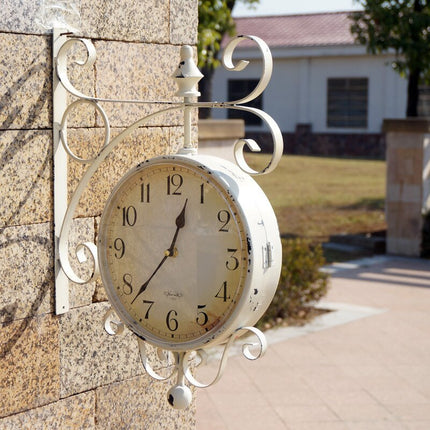 Doppelseitige Vintage Bahnhofsuhr für Außen