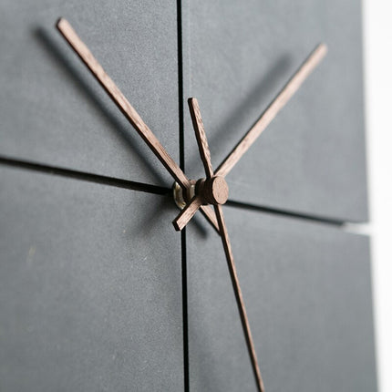 Schwarze skandinavische Wanduhr minimalistisches Design