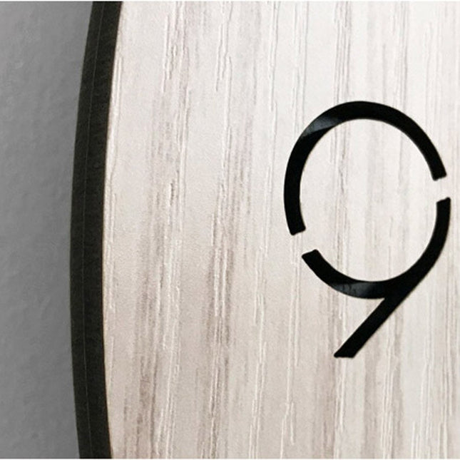 Wanduhr Holz im skandinavischen Design rund
