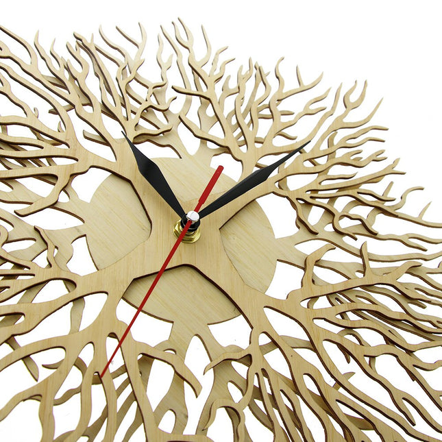 Wanduhr Lebensbaum aus Holz filigran