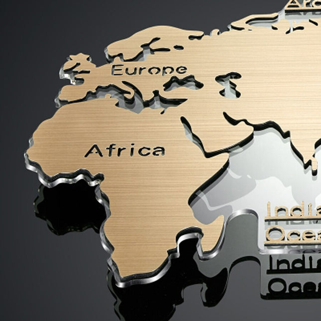 Silberne Weltkarten-Wanduhr aus Acryl