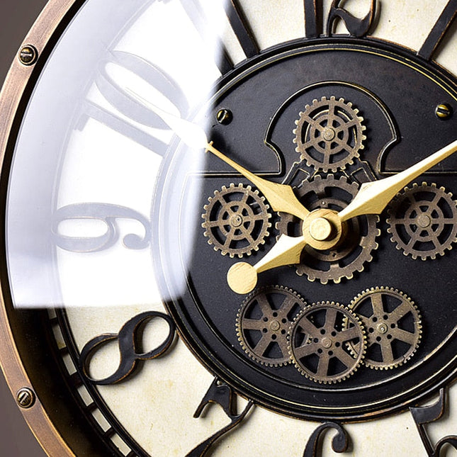 Antike Wanduhr mit Pendel Retro